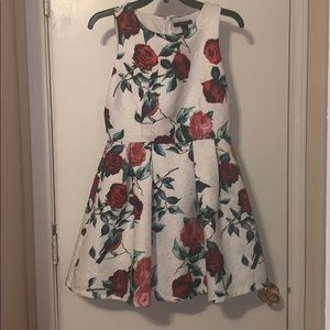 Short Sleeveless Floral Ivory Dress